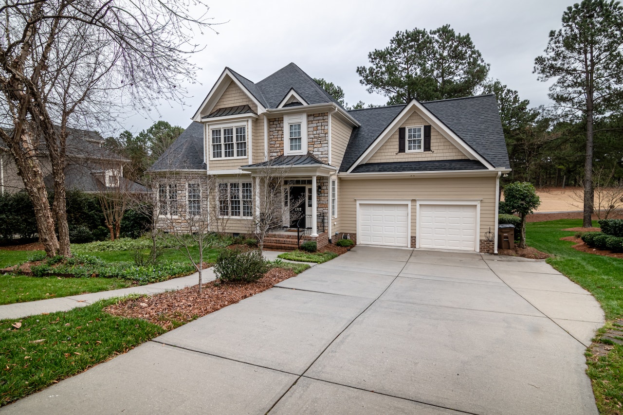 Should You List Your Home in Winter? Pros and Cons
